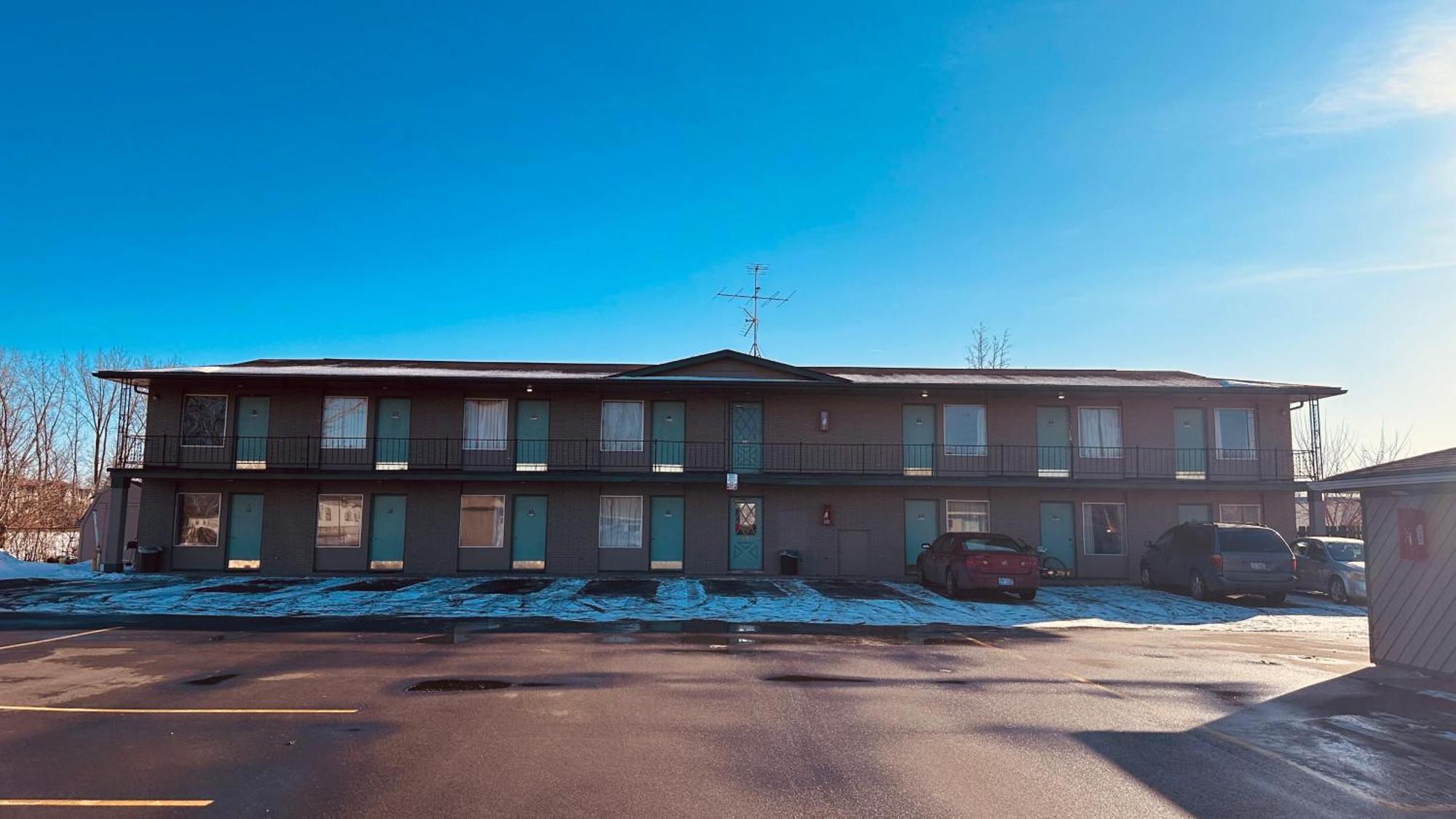 Currys Motel By Oyo Saginaw Mi ภายนอก รูปภาพ